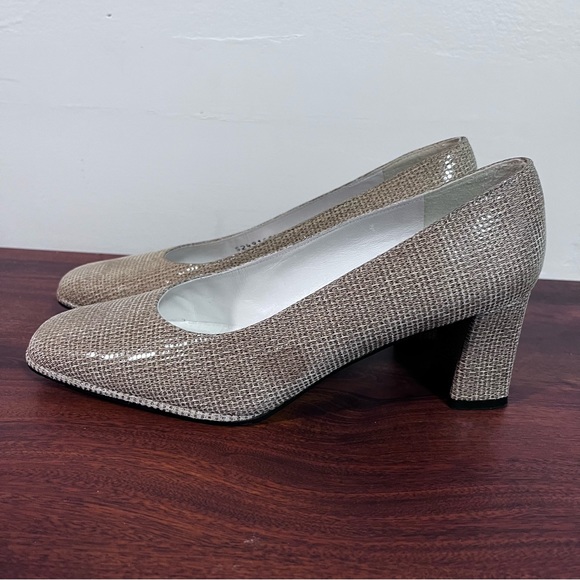 Stuart Weizmann Razmary pumps size 7 - Picture 3 of 16